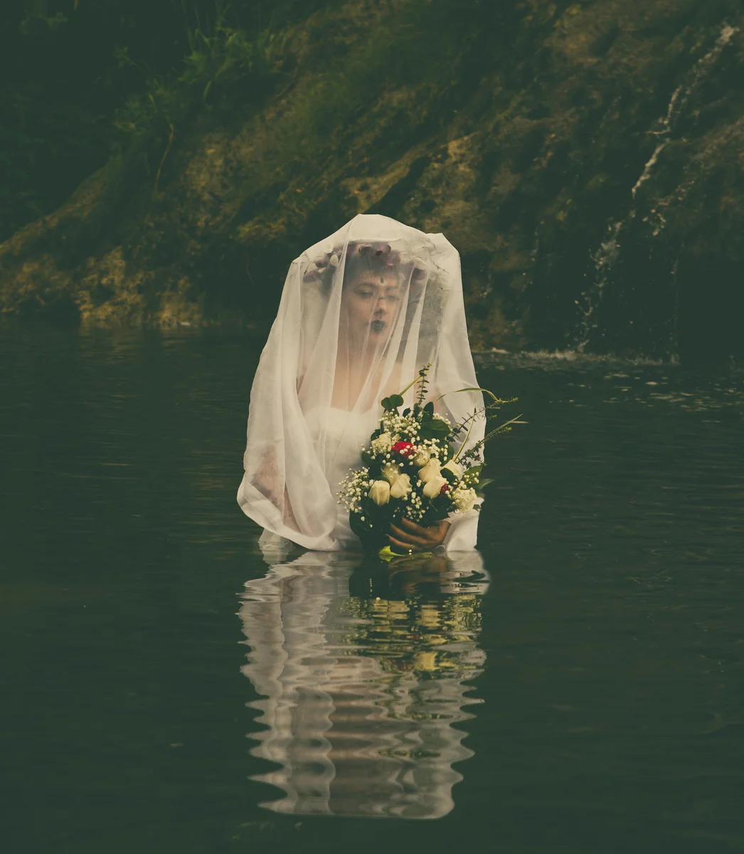 Dead In the Water — photography by Cameron Cloud